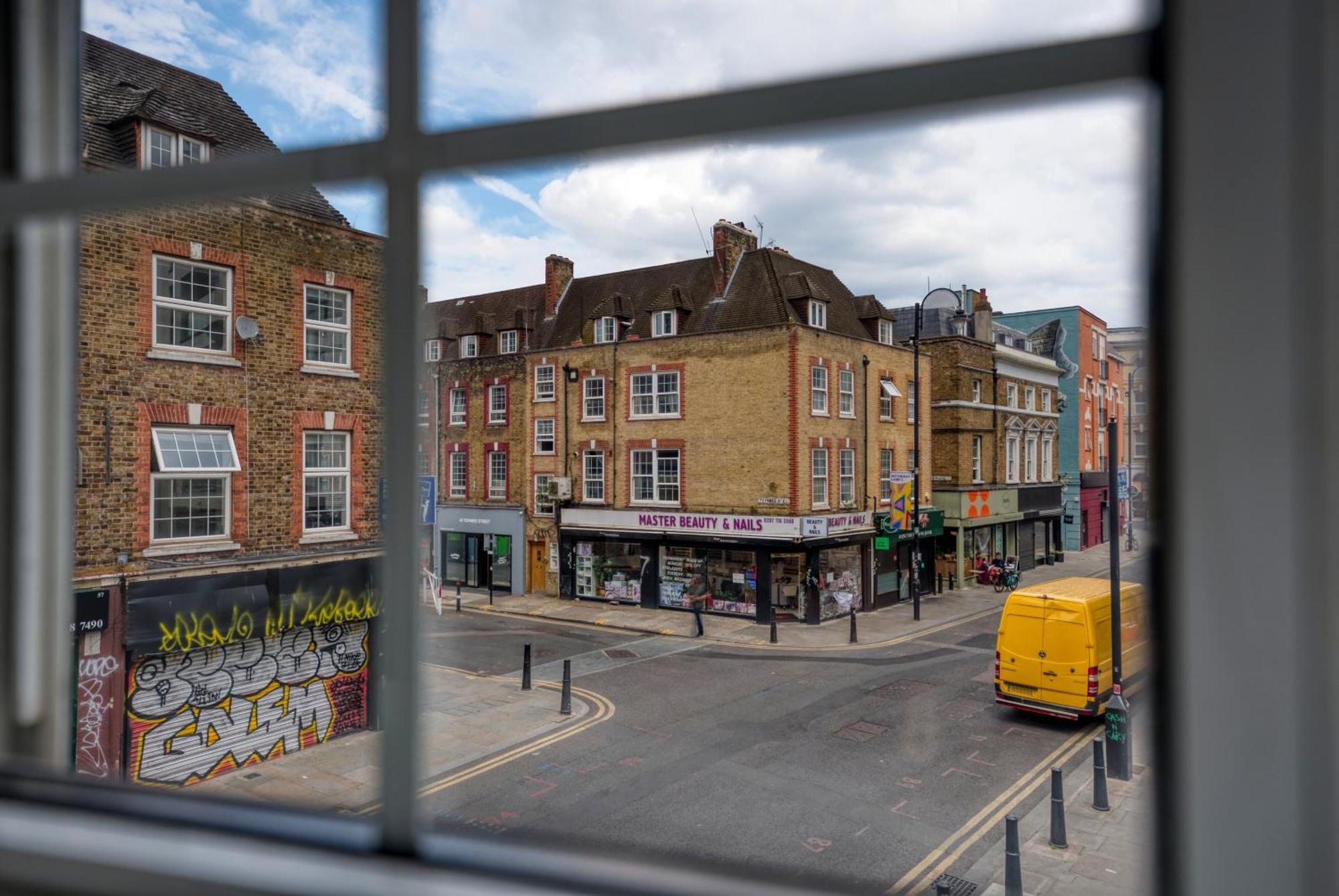 Chic 2 Bedroom Apartment Near Liverpool Street By Gold Stays London Exterior photo