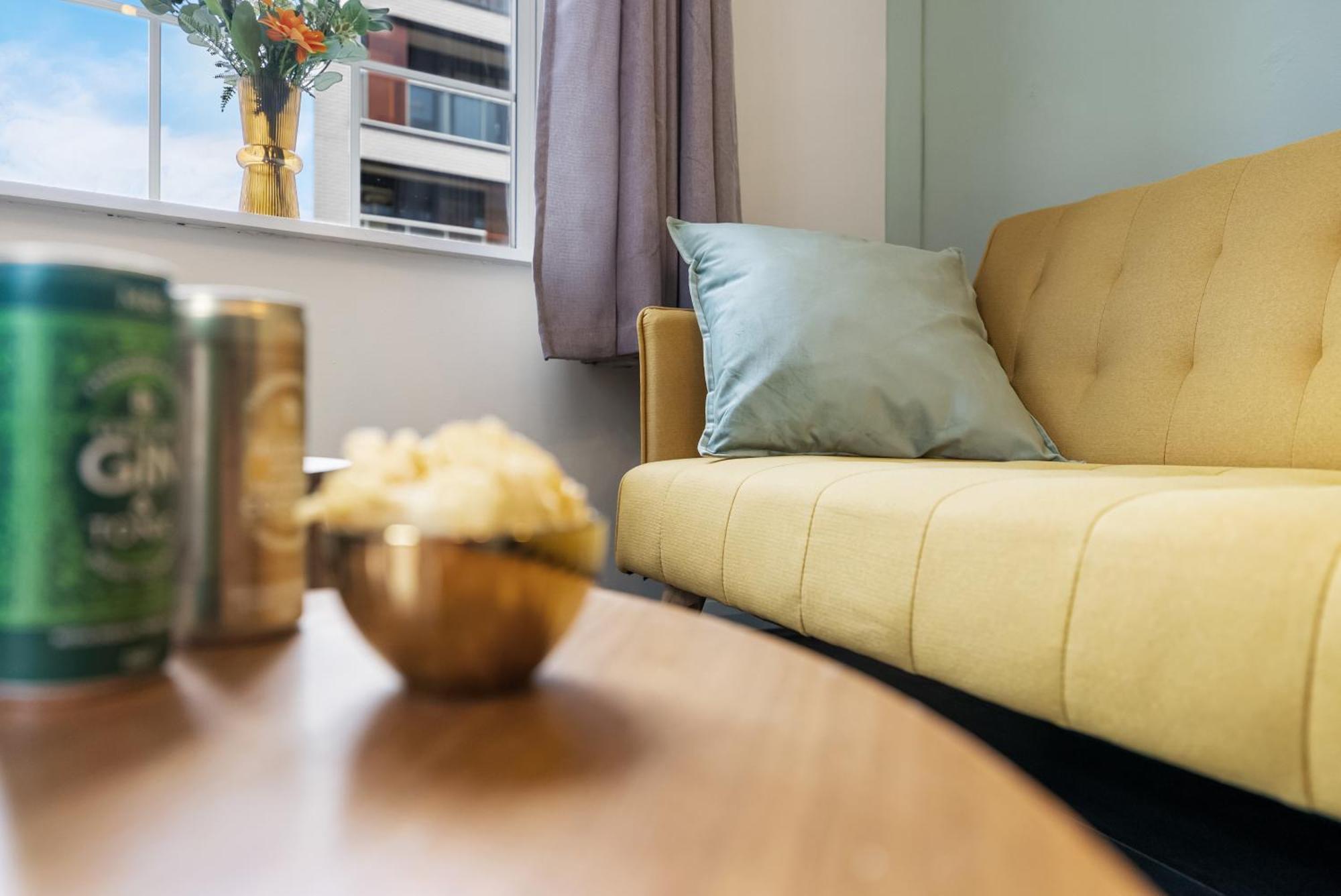 Chic 2 Bedroom Apartment Near Liverpool Street By Gold Stays London Exterior photo