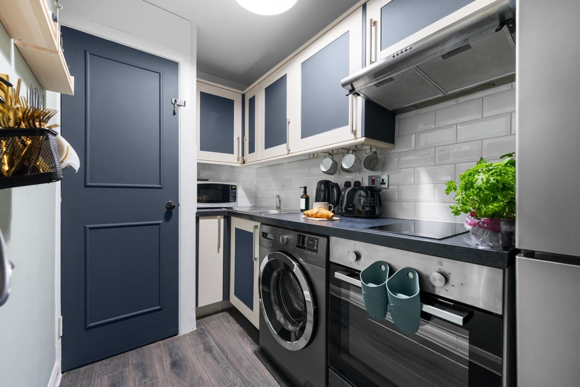 Chic 2 Bedroom Apartment Near Liverpool Street By Gold Stays London Exterior photo