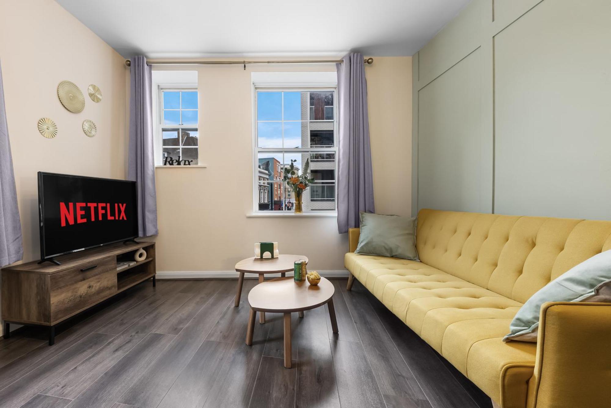 Chic 2 Bedroom Apartment Near Liverpool Street By Gold Stays London Exterior photo