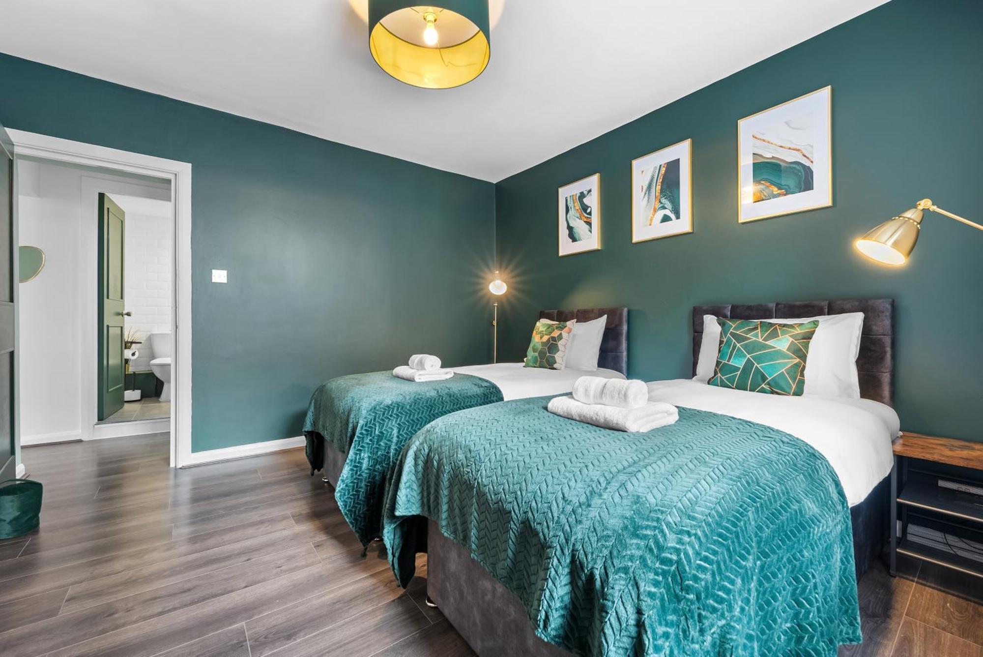 Chic 2 Bedroom Apartment Near Liverpool Street By Gold Stays London Exterior photo