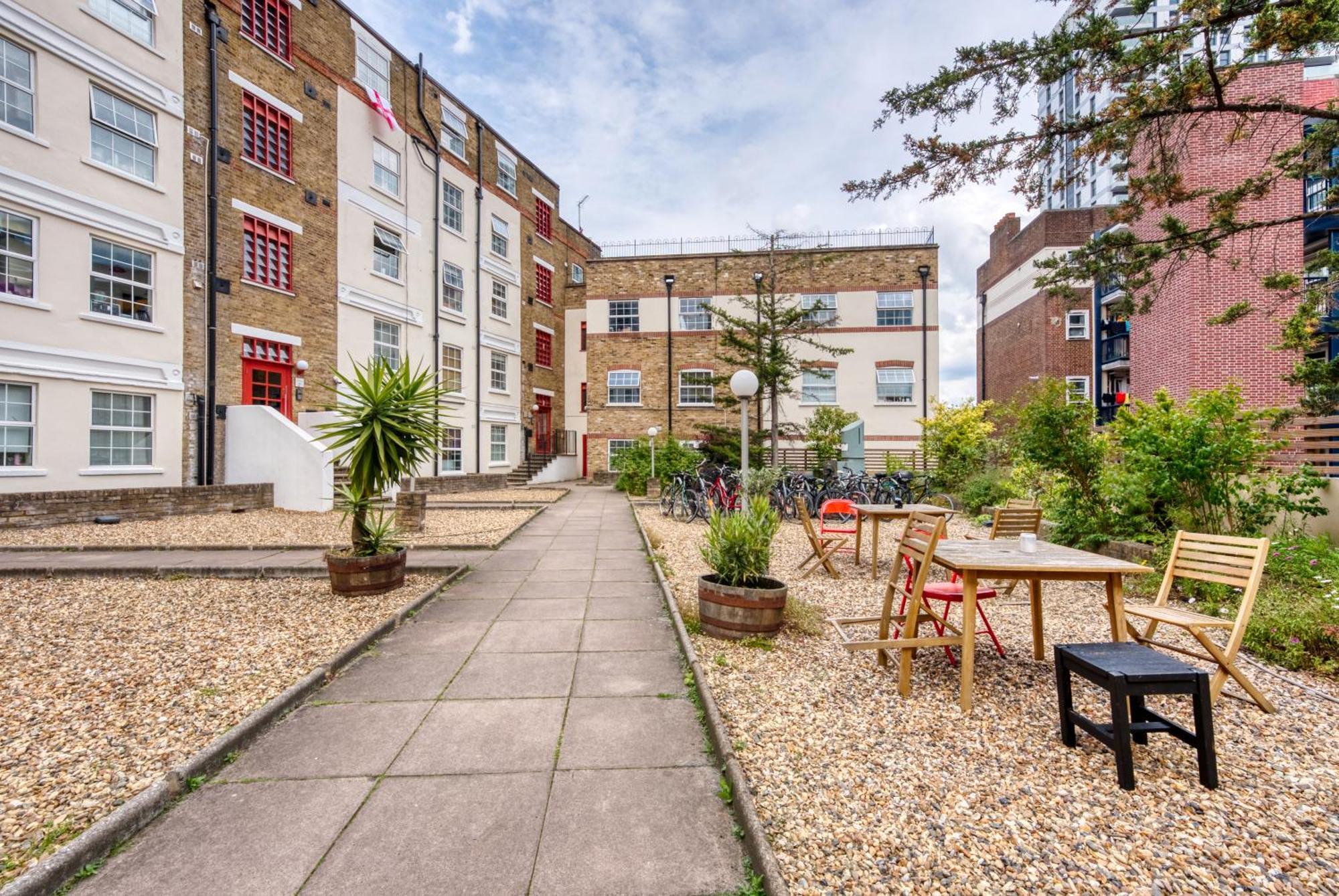 Chic 2 Bedroom Apartment Near Liverpool Street By Gold Stays London Exterior photo